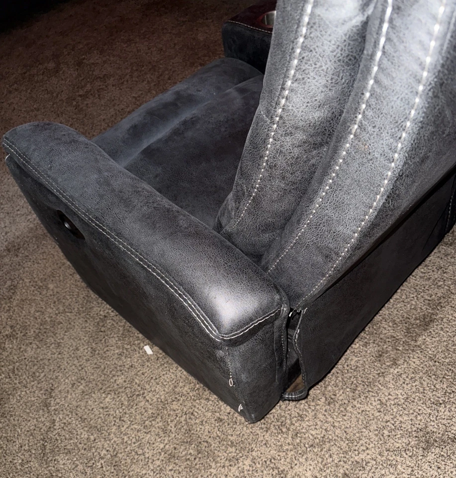 Solo recogida local Akron OH 44312 - Loveseat reclinable asientos de cine en casa usado Foto 4 de 4