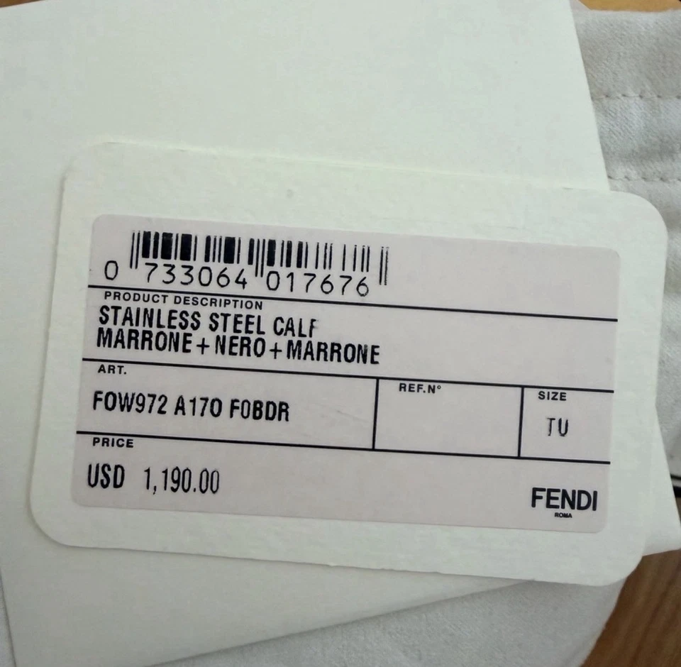 Reloj Fendi de acero inoxidable y cuero marrón Foto 3 de 4