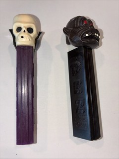 2 No Feet Pez Skull And Gorilla Both Made In Austria