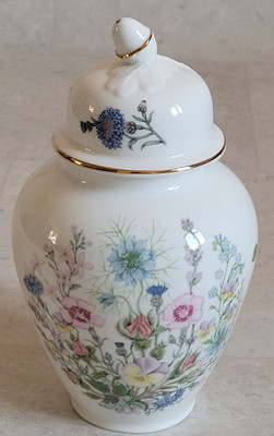 Aynsley Wild Tudor Deckeldose mit Eichel Endstück Bone China Made in England 