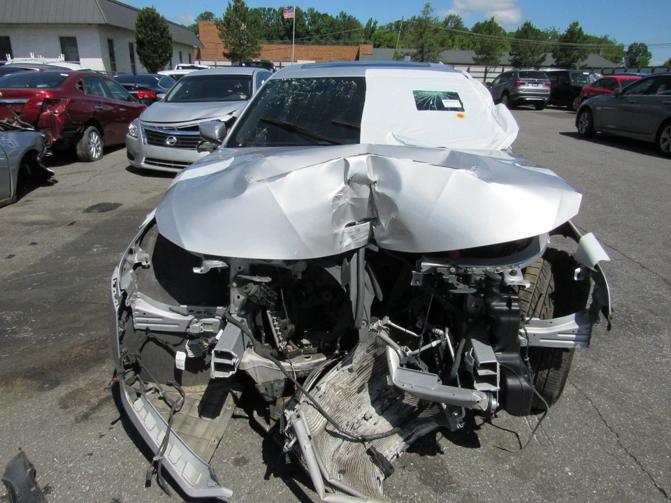 Cadillac CT6 2017 tapa central OEM 22953467 Foto 2 de 4