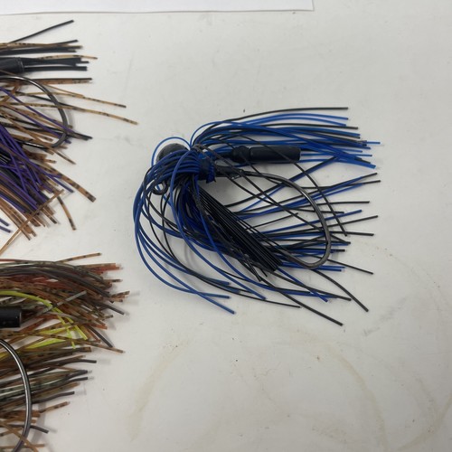 3 Bass Football Jigs Assorted Colors 1/2 Oz - Picture 3 of 5