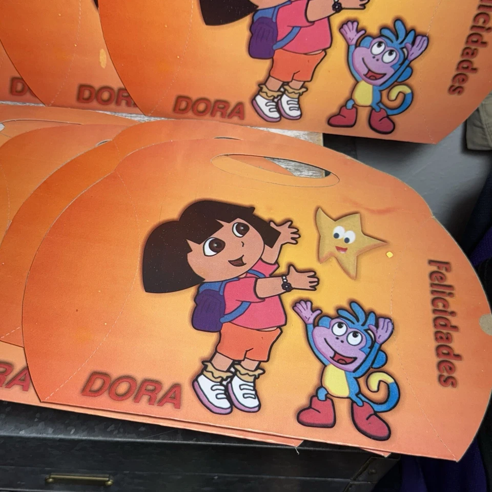 10 x Dora La Exploradora FELICIDADES Caja de Cartón Cajas de Regalo 10"x8" LEER MÁS ABAJO Foto 3 de 4