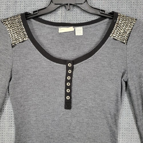 Top térmico de 4 botones con lentejuelas/cuentas rosa MIss Me gris medio para mujer - Imagen 3 de 9