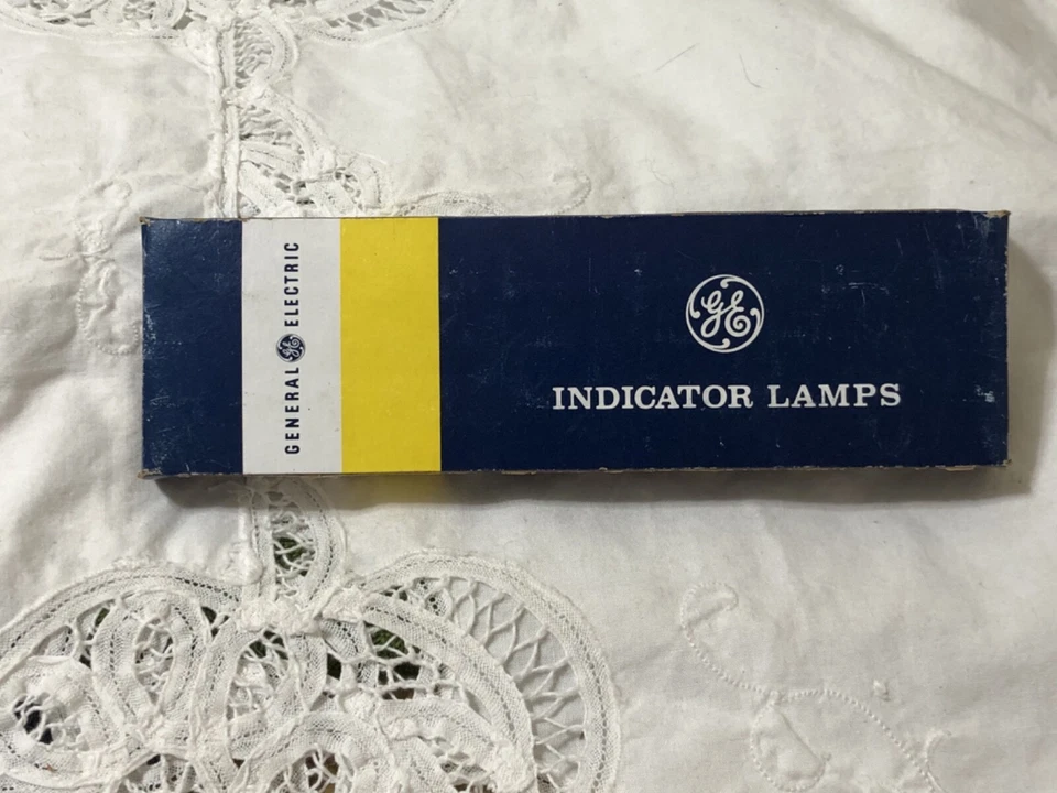 VINTAGE GE 12 ~ 25S6 115V CLEAR NOS INDICATOR LIGHTS - Image 3 of 3