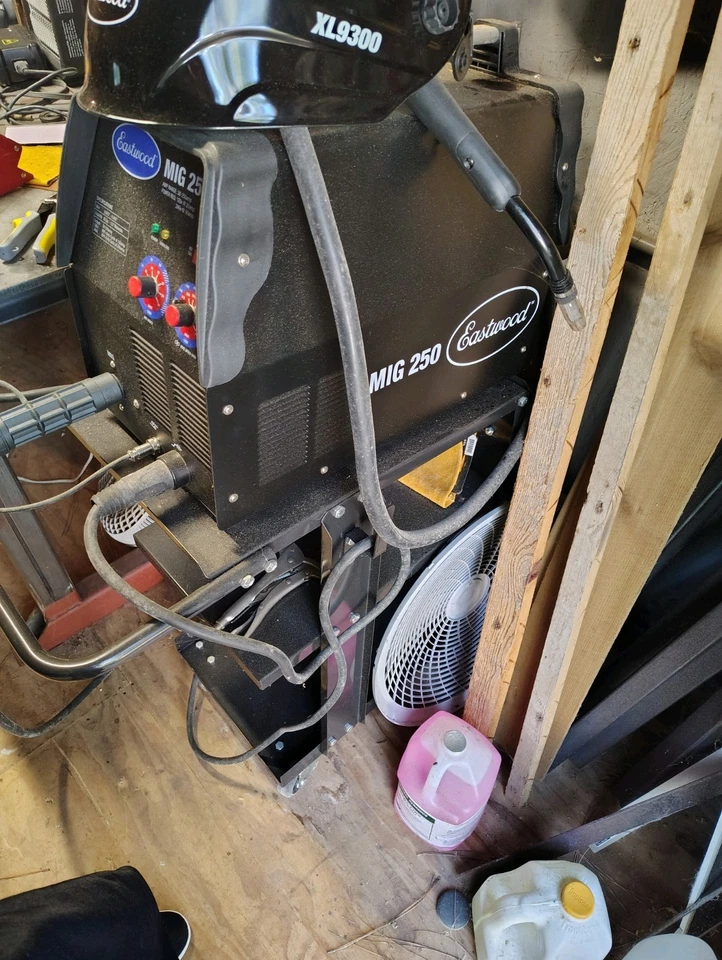 Eastwood MIG 250 WELDS UP TO 1/2" - Image 2 of 3