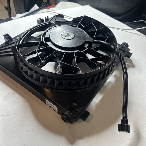 6008357-00-F Tesla modelo S 2012-2021 condensador Sub cool - montaje modelo ventilador - Imagen 9 de 10