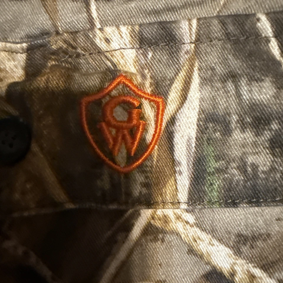 Game Winner Camo Long Sleeve M Shirt .. Missing One Button - Image 3 of 4