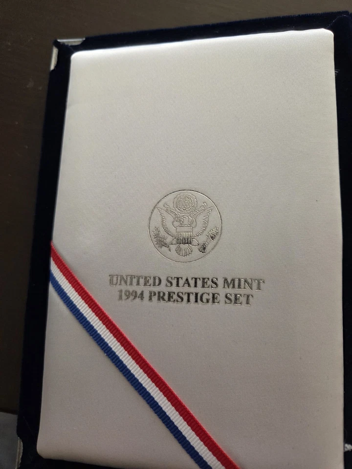 1994 UNITED STATES MINT PRESTIGE WORLD CUP SET WITH COA, CASE AND ORIG. BOX - Image 4 of 4