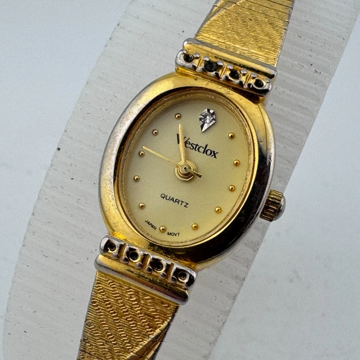 Westclox Womens Gold Tone Oval Crystal Quartz Watch Stainless Steel Hong Kong Vintage Westclox 17 Jewels Gold-tone Oval Watch With  main image 4
