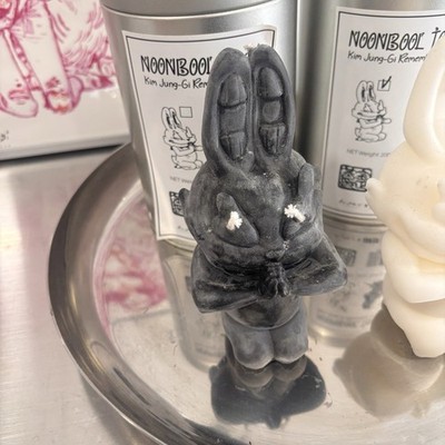 Kim Jung Gi ́s Noonbool Tokki Art Candle Black Eye Fire Rabbit