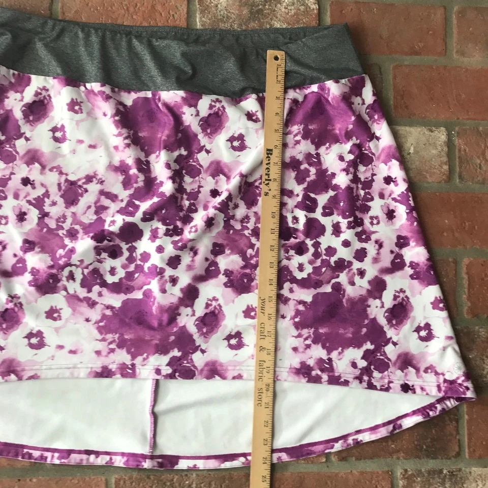 Falda deportiva Full Beauty para mujer gris púrpura estampado floral alta-baja talla grande 26/28 Foto 4 de 4