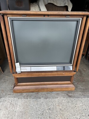 Vintage 1985 Mitsubishi Video scan System VS-640 Console TV