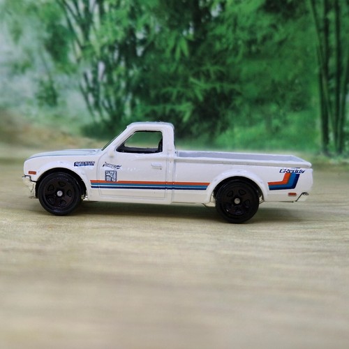 Hot Wheels Datsun Bluebird 620 Ute Diecast Model 1/64 (17) Excellent Condition - Picture 4 of 6