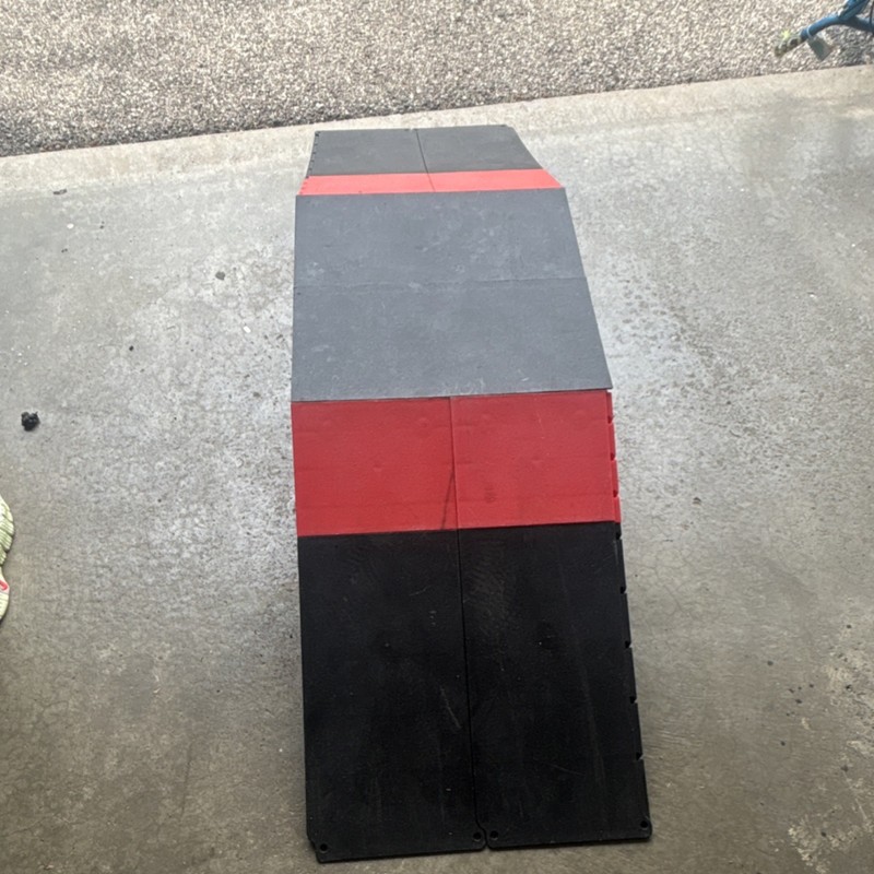 Launch Ramp Portable Skateboard Launch Ramp for Skateboarding Black/Red