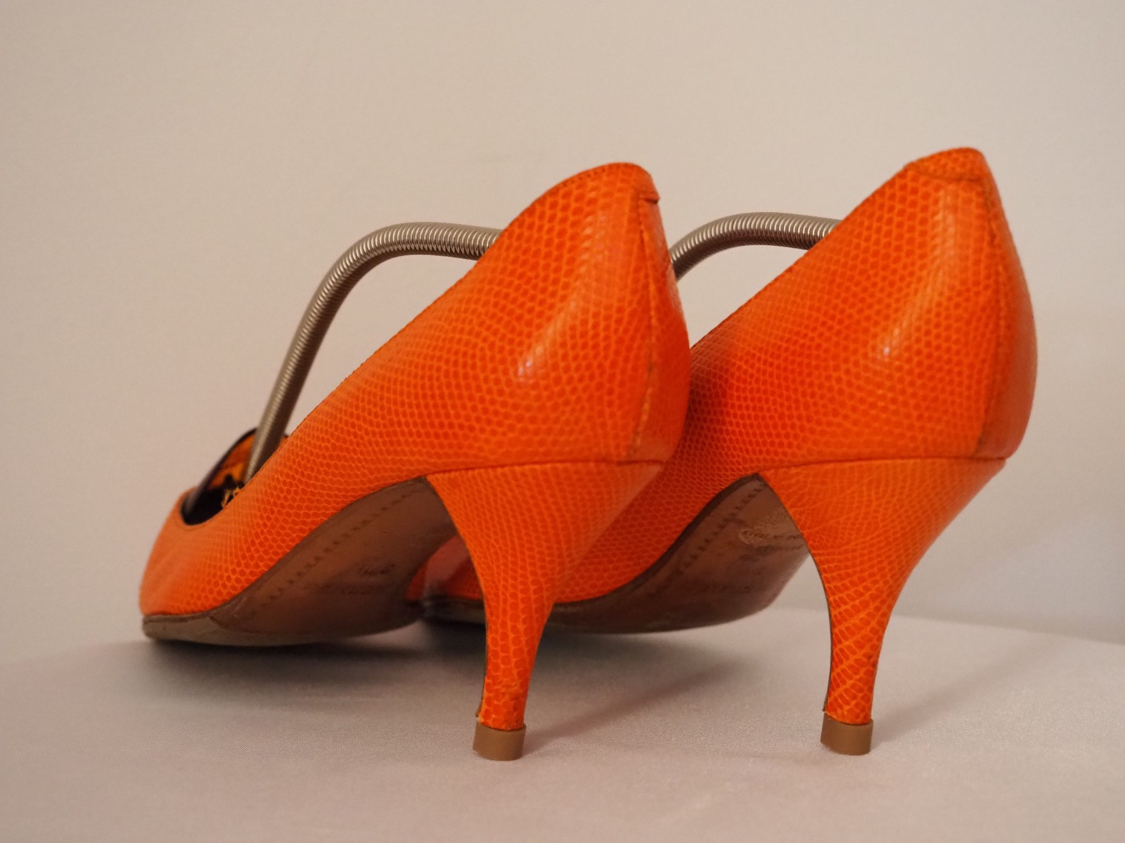 Vintage Hermès orange python leather pumps Size 3… - image 4