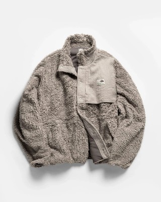 18East Loop Road Fleece Sweatshirt in Almond