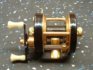 Vintage 4 Screw Abu Garcia Ambassadeur 5000 De Luxe Reel Foot # 3396 CDL