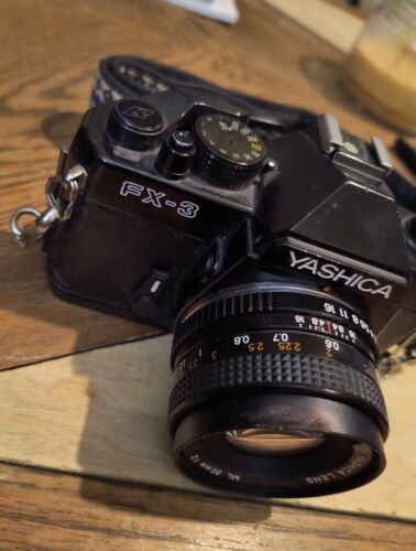 Yashica FX-3 35mm Camera & Yashica ML 50mm 1:2 Lens With Strap - Picture 4 of 9