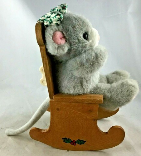 Plush Grey Mouse In High Chair Music Box Plays "Joy To The World" Vintage - Picture 3 of 8