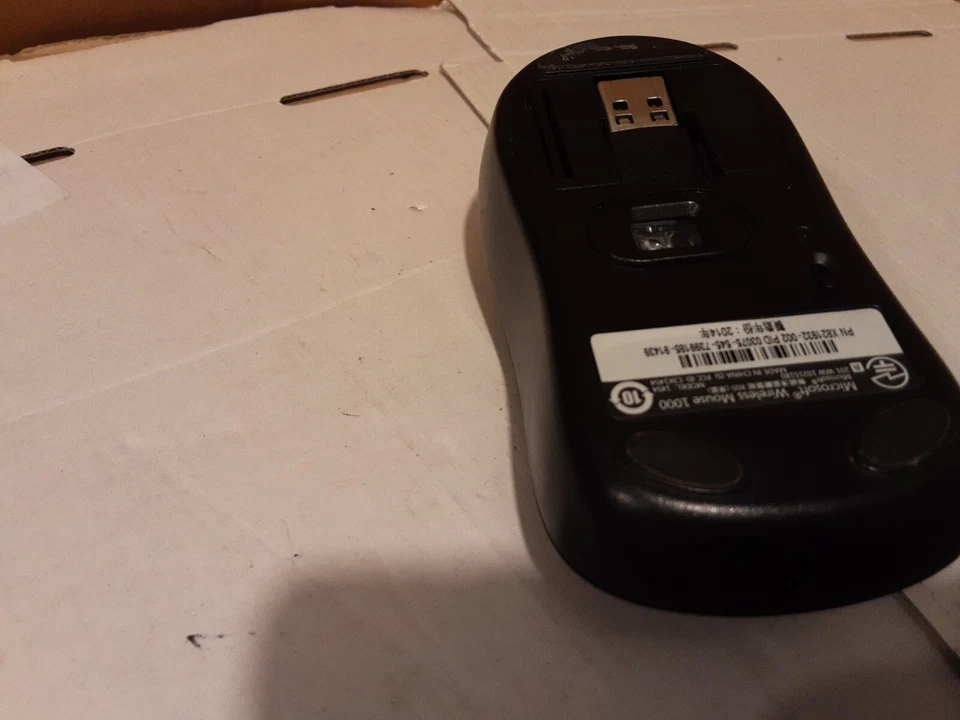 Microsoft 1454 Wireless 1000 Optical Scroll Wheel Mouse. REF:MOUSE - Image 3 of 3
