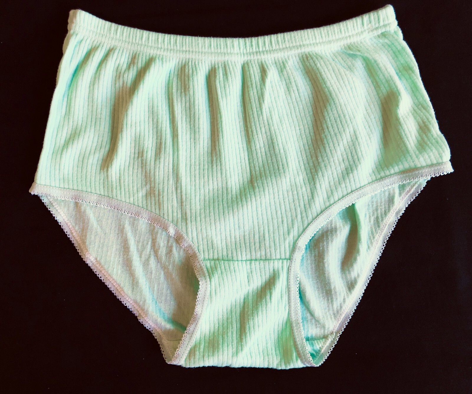 VINTAGE GRANNY PANTIES / PRETTY PASTEL GREEN / SOFT C… Gem
