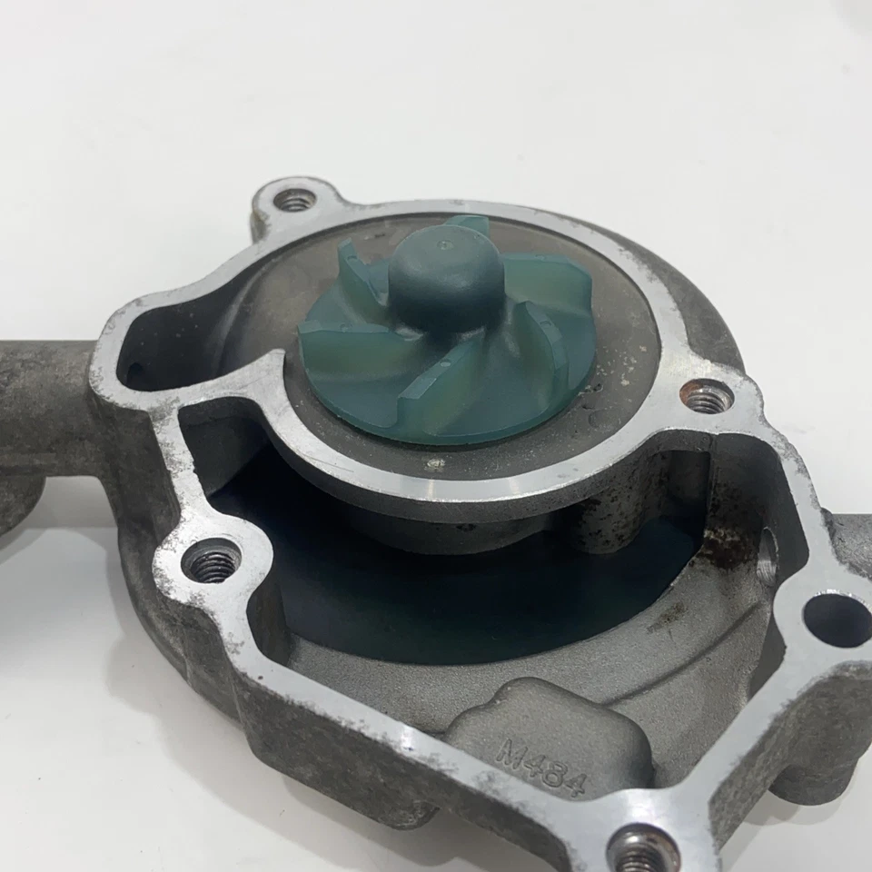 ♻️ Rieju Marathon 125 Pro SM 2016 Water Pump with Cover Housing & Bolts ♻️ - Image 4 of 4