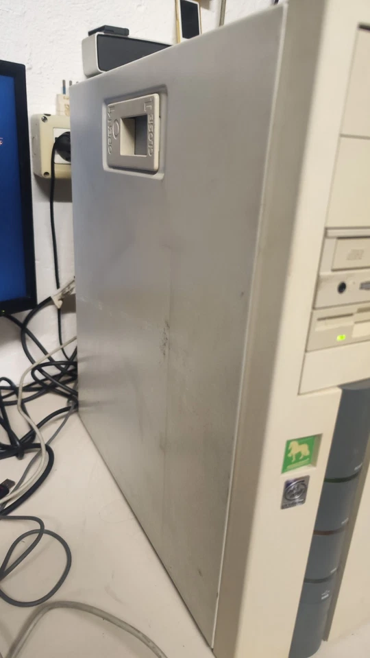 HighScreen Computer Vintage Pentium MMX 200Mhz 32Mb RAM Ati 3D NO Olivetti Amiga - Bild 3 von 4