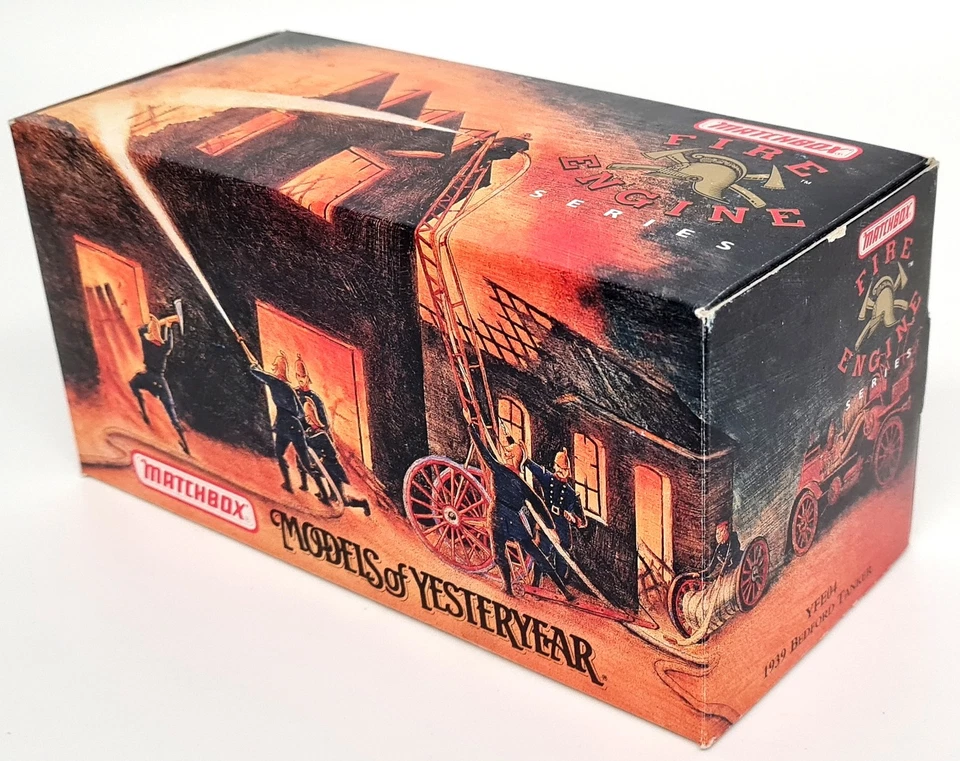 Matchbox Yesteryear - YFE04 1939 Bedford Tanker Diecast model Fire Truck - Image 2 of 4