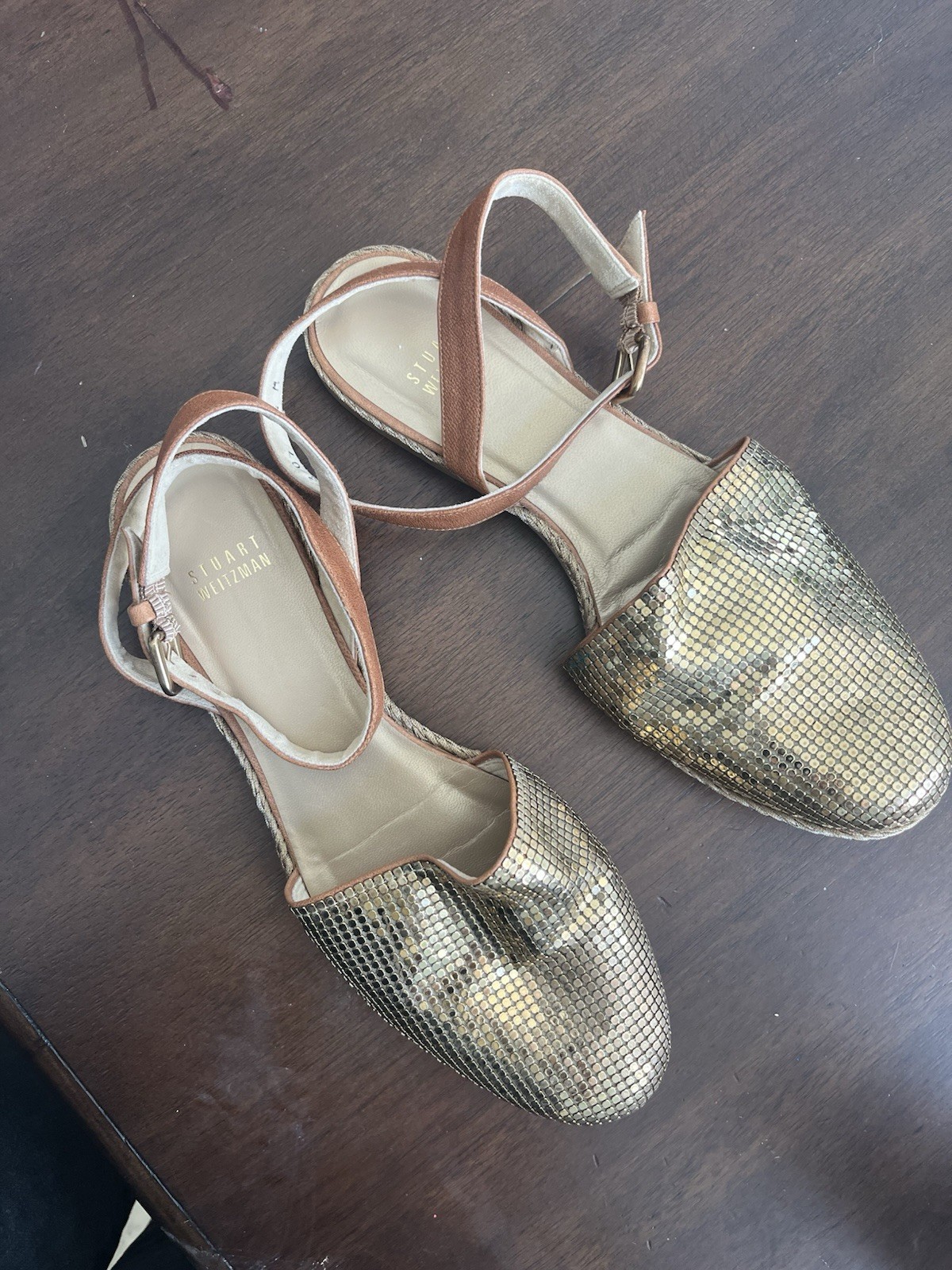 STUART WEITZMAN Roman Mail Armor Flat Sandals Gold Metallic 8.5 Sirencore Coast