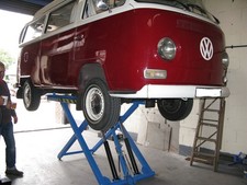 CAR LIFT, MOBILE SCISSOR LIFT.   3 YEAR WARRANTY.       GREAT FOR HOME/WORK USE 