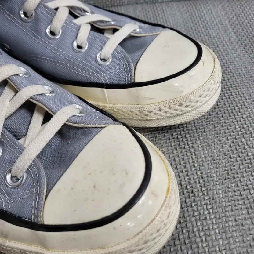 Converse Chuck Taylor High Sneakers 265 Lightly Used thumbnail 5