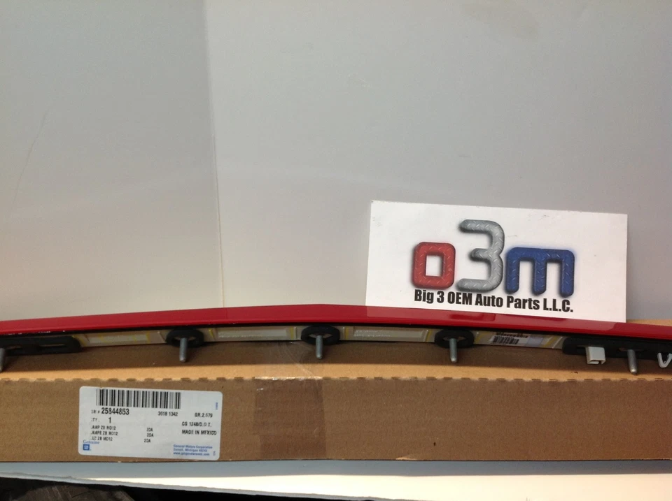 Cadillac DTS 2006-2011 montaje alto tercer freno LED rojo lámpara de parada nuevo OEM 85535142 Foto 4 de 4