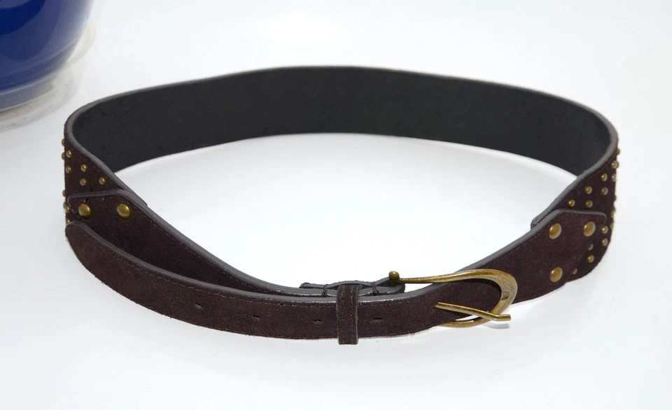 Cinturón de cuero marrón Anthropologie talla S pequeño tachonado ancho latón tachuelas gamuza Foto 3 de 4