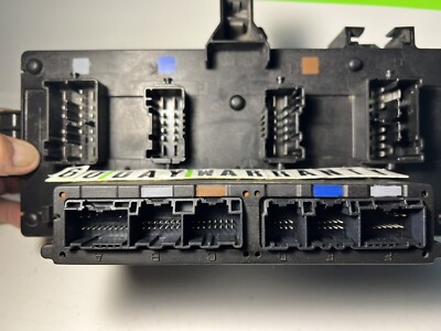 はるみ 06-07 DODGE RAM FUSE BOX TIPM INTEGRATED POWER MODULE