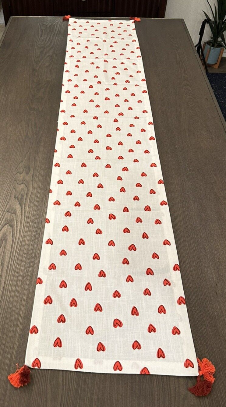 Threshold Opalhouse Valentines Hearts Table Runner Tassel Corners 14
