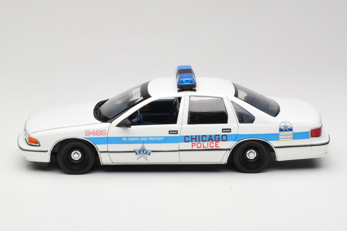 UT models シボレー カプリス ポリス 1/18 レア UT Models Chicago Police Chevrolet Caprice 1 18 Scale for sale
