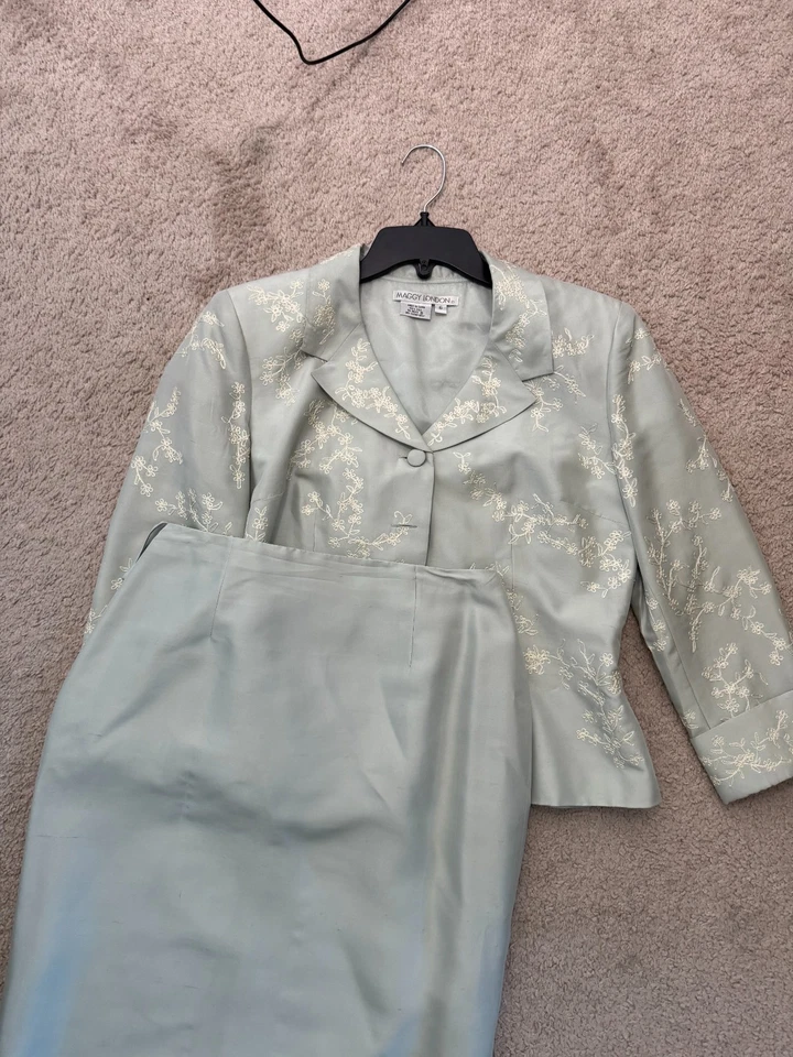 Conjunto de 2 piezas de traje falda vintage Maggy London para mujer 6 cuello de campamento bordado como nuevo Foto 2 de 4