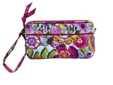Vera Bradley Floral Pink Quilted Zipper Wristlet Women’s Compartments Pockets