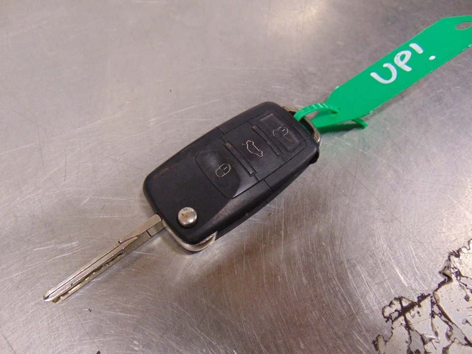 VW Up ECU Kit 11-16 1.0 3 Cylinder Petrol Manual CHYA Clocks Key Door Barrel - Image 2 of 4