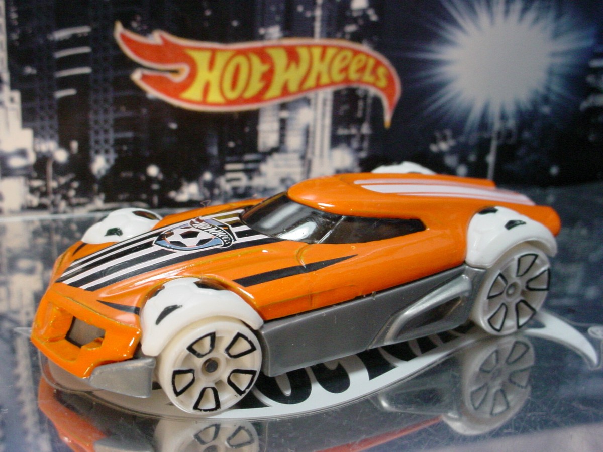 F*M様 Hot Wheels マッドマウス 2台セット 2019年 2019 Hot Wheels MR11 ⚽ orange/white; soccer;futbal ⚽Multi pack