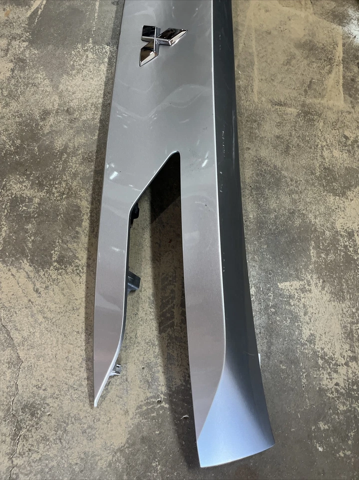 2022 - 2023 三菱 Outlander 升降门装饰车牌盖 5817A324 — 第 2/4 张图片