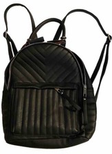 NWOT Women  s Black Textured Travel Backpack Front  Inside Pockets Handle Zipper