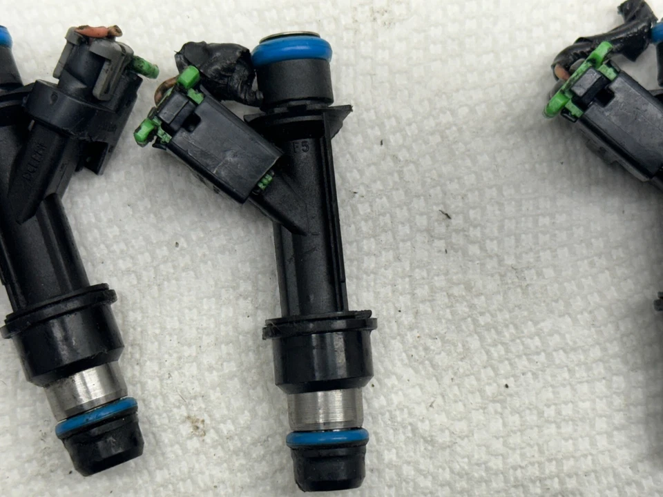 Inyectores de combustible originales GM 5PC Chevy GMC Isuzu Buick OEM 25313185 4,2 L de fábrica Foto 3 de 4