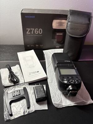 Neewer Z760 Black TTL Li- Ion Camera Flash With Carrying Case