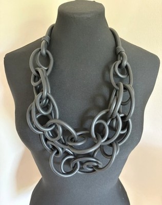 BNWT, ARTY, QUIRKY, LAGENLOOK STATEMENT RUBBER NECKLACE