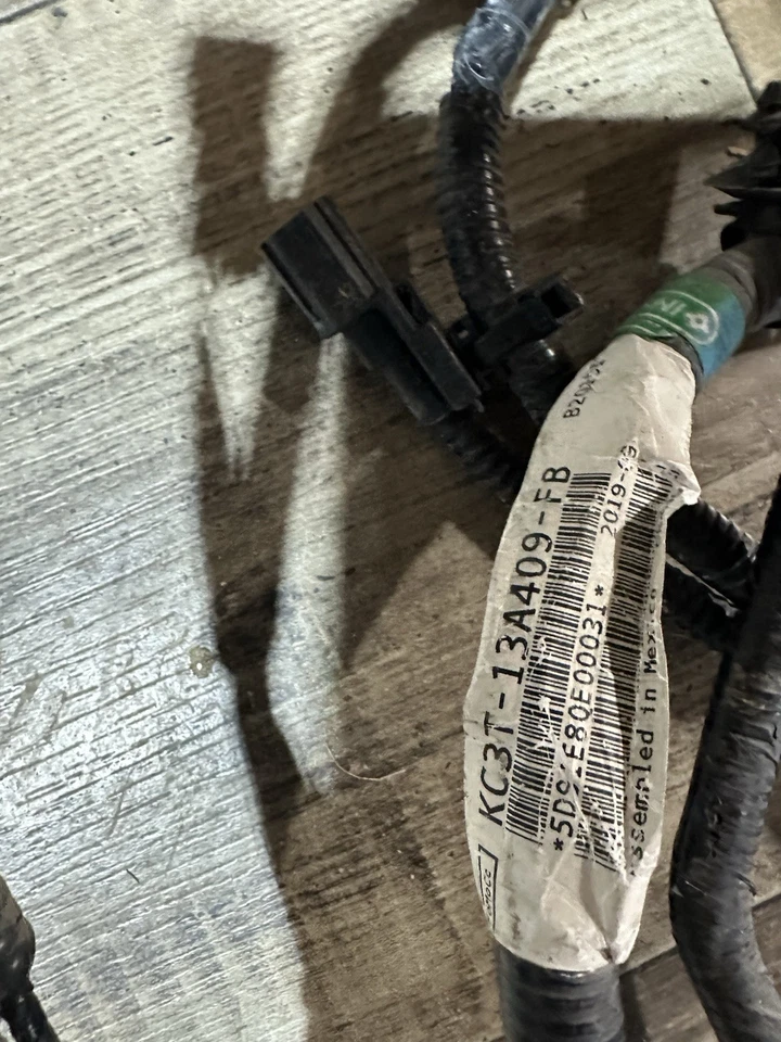 2017 2018 2019 Ford F250 F350 Dually Halogen BLIS Tail Light Harness Rear OEM - Image 4 of 4