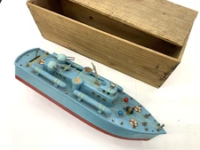 1940s ITO Japan Battery Operated Wood Patrol Torpedo Boat w/ TMY HORSESHOE MOTOR