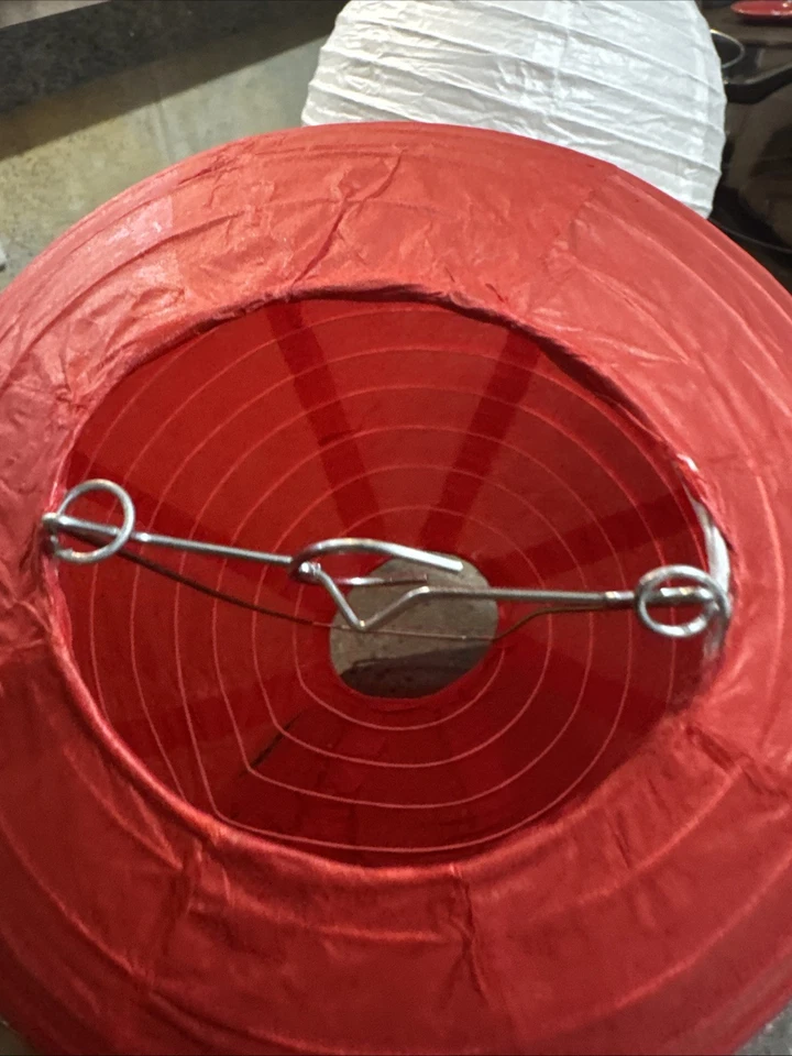 Lote Nuevo 19 Linternas de Papel Chinas Asiáticas Redondas Rojo Manzana (9) y Blanco Brillante (10) Foto 3 de 4