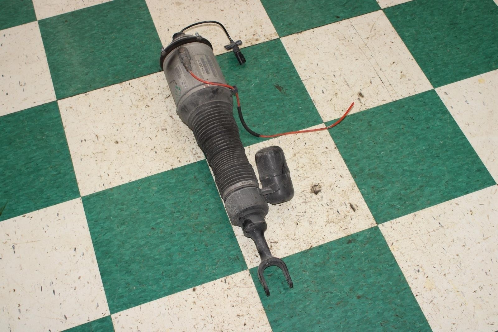 Bentley Flying Spur 2013-2018 Left Air suspension strut